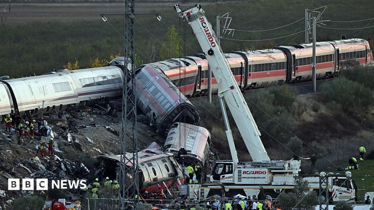 西班牙在68人死亡的火車相撞事故後開始全國哀悼
