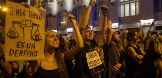 Spanische Rentnerin kehrt nach Zwangsräumung in ihre Wohnung zurück, Proteste gegen Wohnungsnot nehmen zu