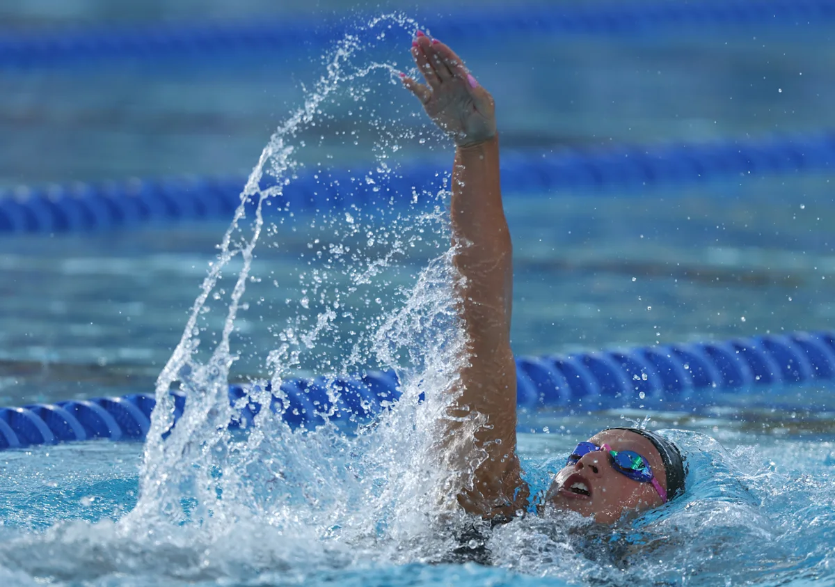 Stadden barre los eventos de espalda en el Campeonato Nacional de Natación de EE. UU.