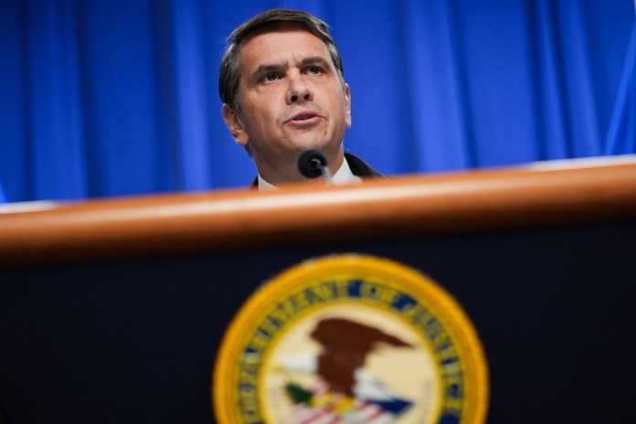 States Must Report Illegal Immigrants Receiving Welfare Benefits to DHS, DOJ Says