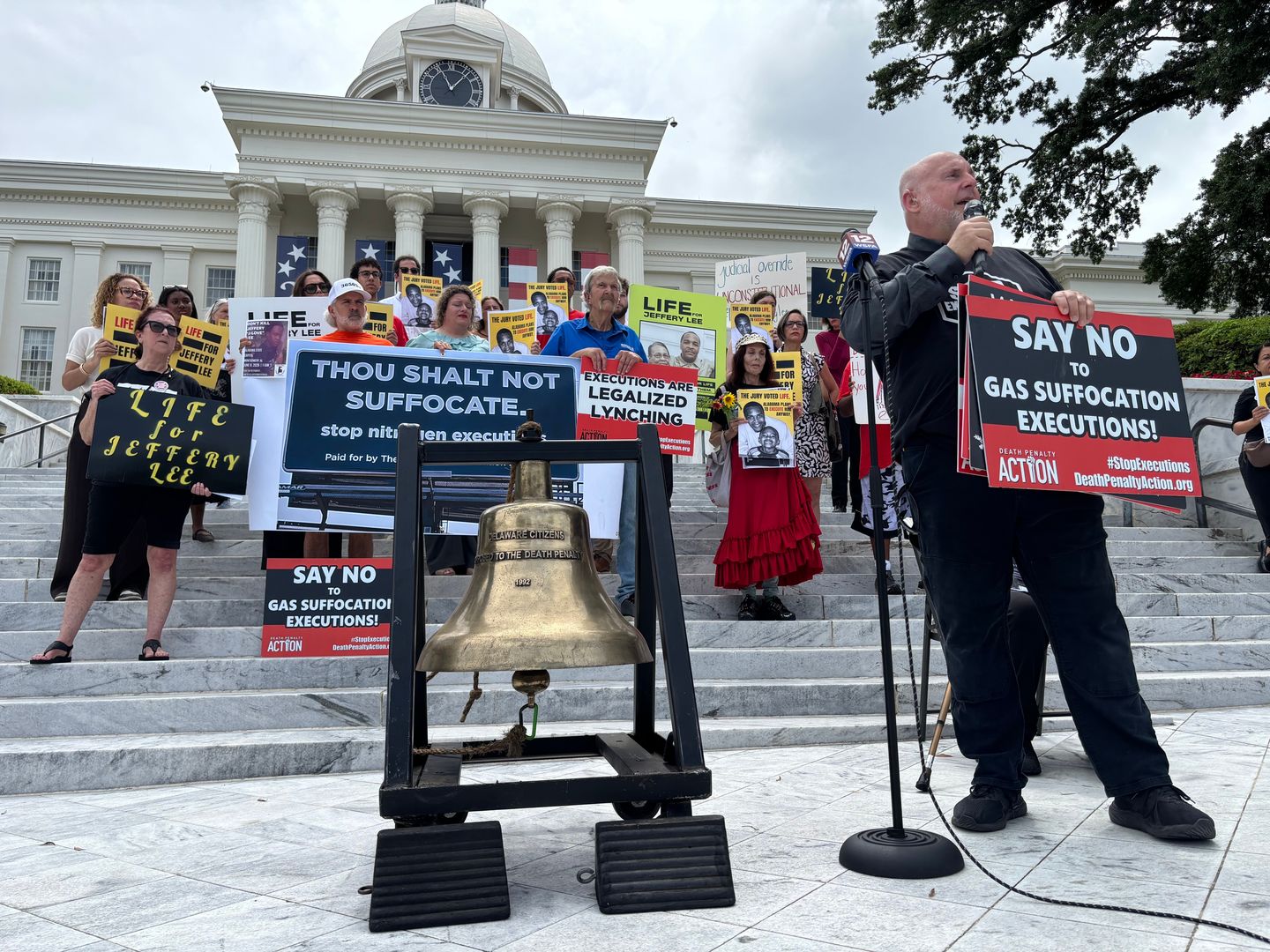 Supreme Court Blocks Alabama's Use of Nitrogen Gas for Execution