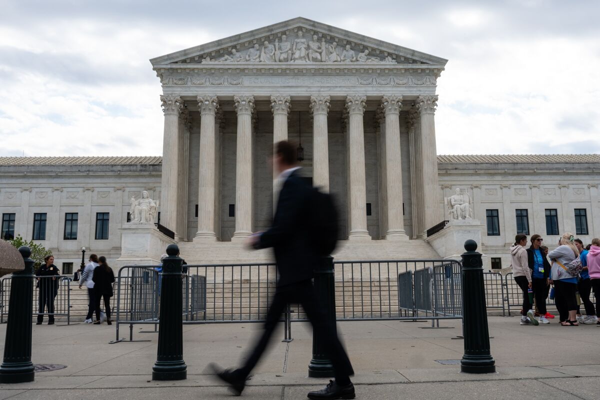 Supreme Court Permits Alabama to Use Republican-Friendly Congressional Map for Upcoming Elections
