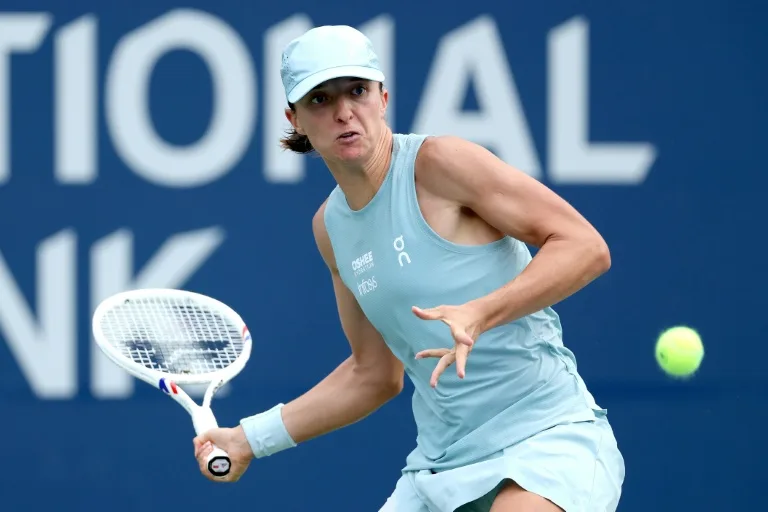 Swiatek and Svitolina Advance to Toronto Masters Semifinals