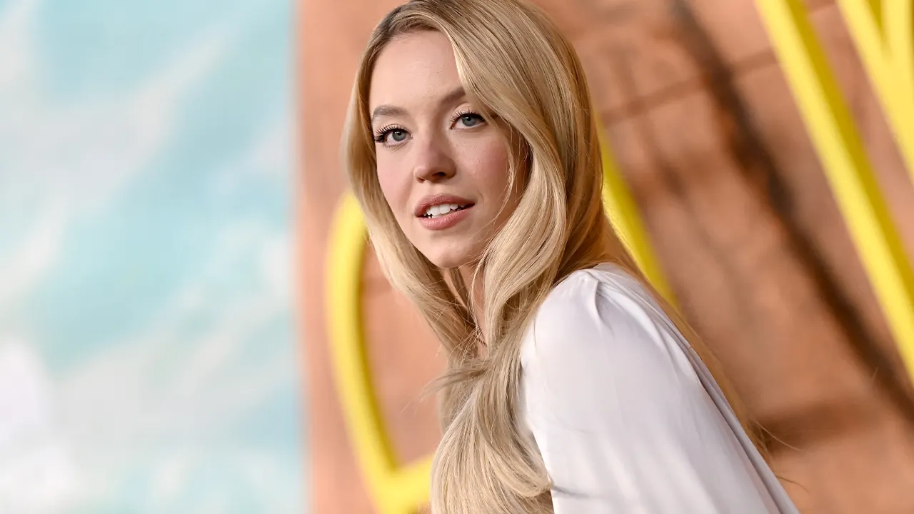 Sydney Sweeney Shares Photos From Australia Trip