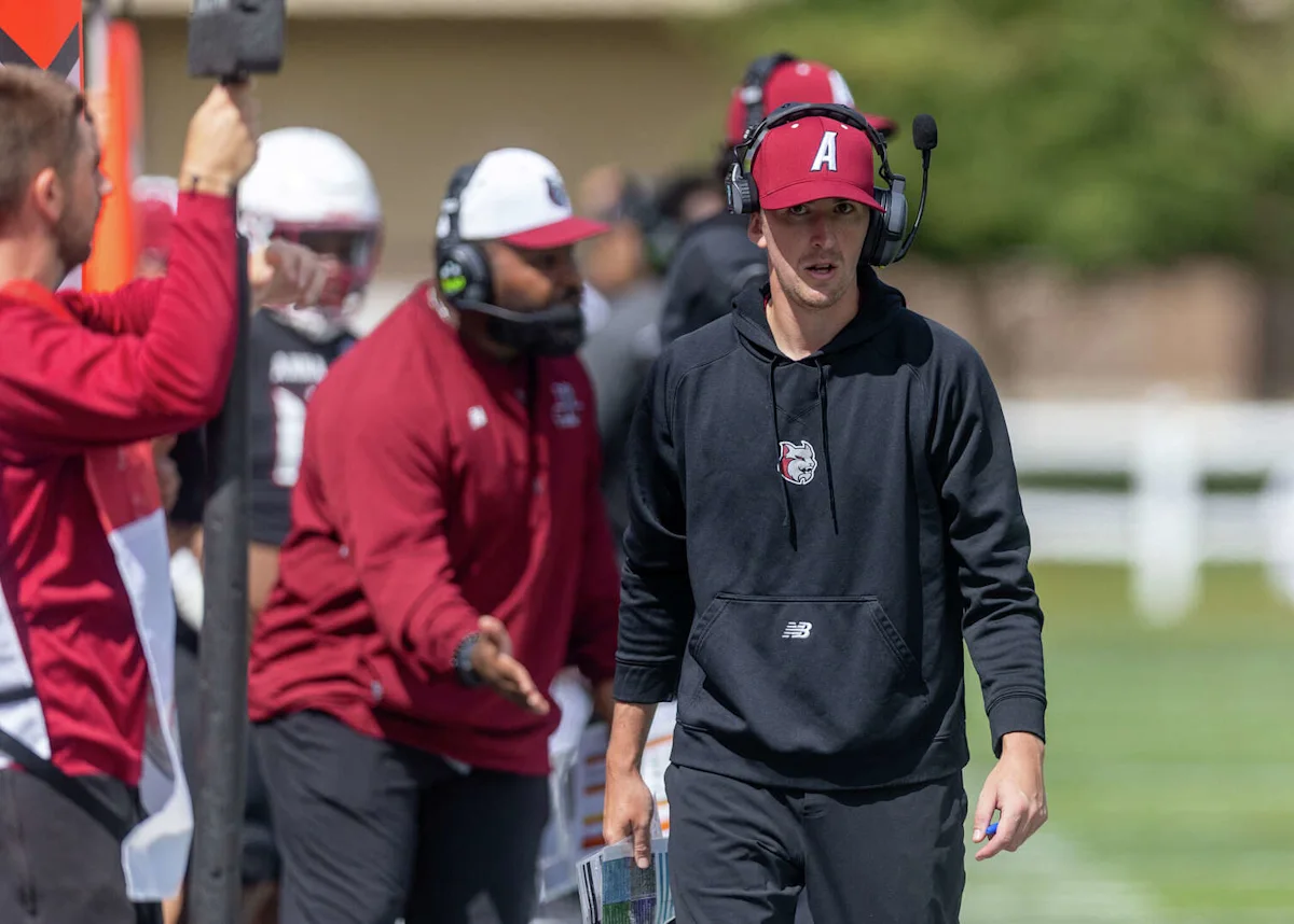 Tanner Kingsley Named MIT Football Offensive Coordinator