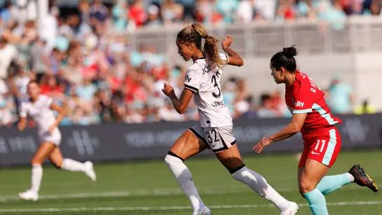 Taylor Suarez Scores First Career Goal for Angel City