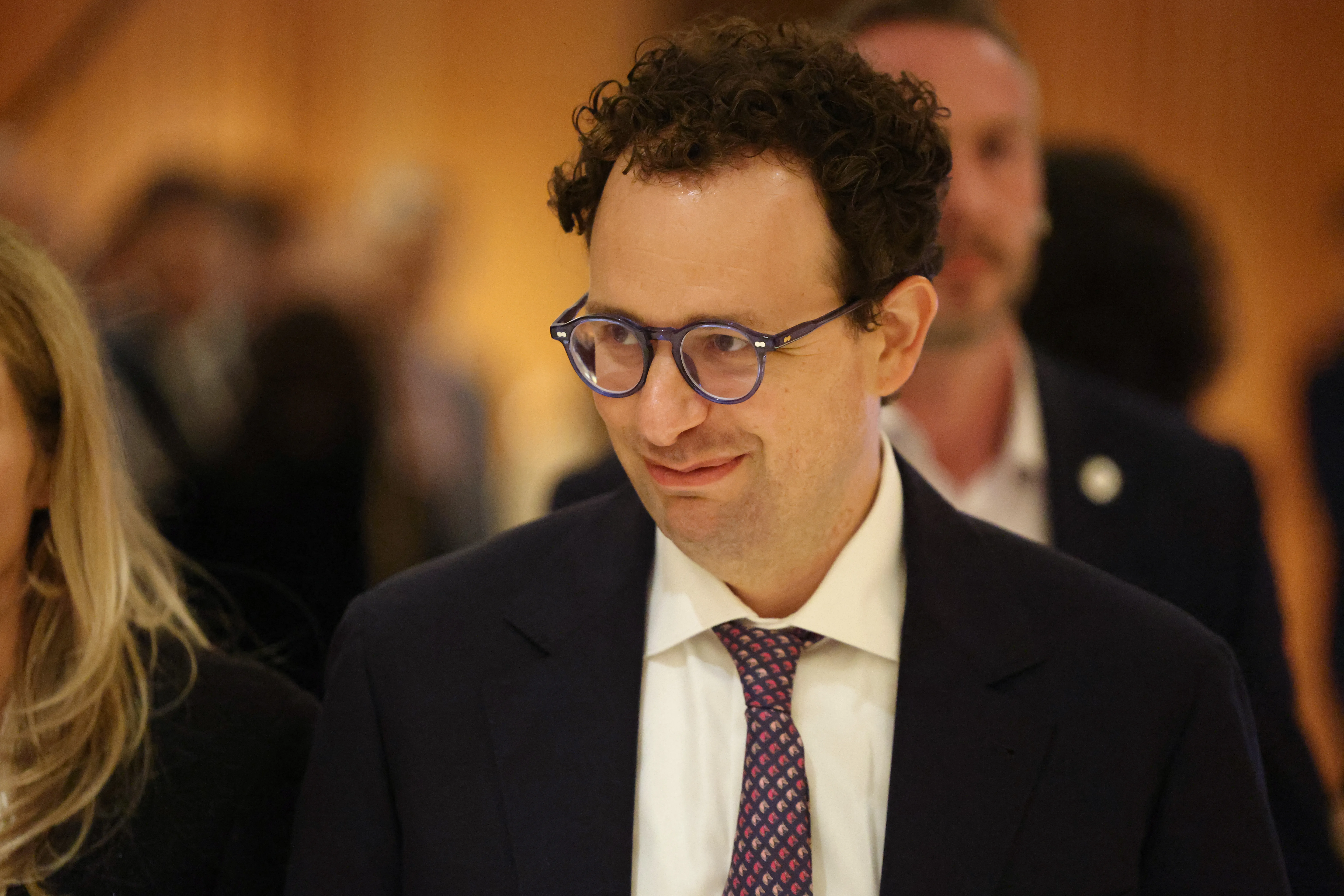 Tech CEOs Warn of AI Risks Amid Growing Debate Over Harm Reduction