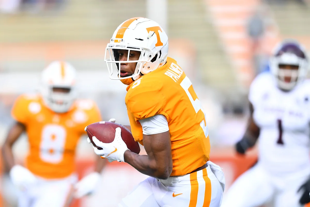 Jugadores Canadienses del Fútbol de Tennessee a lo Largo de la Historia