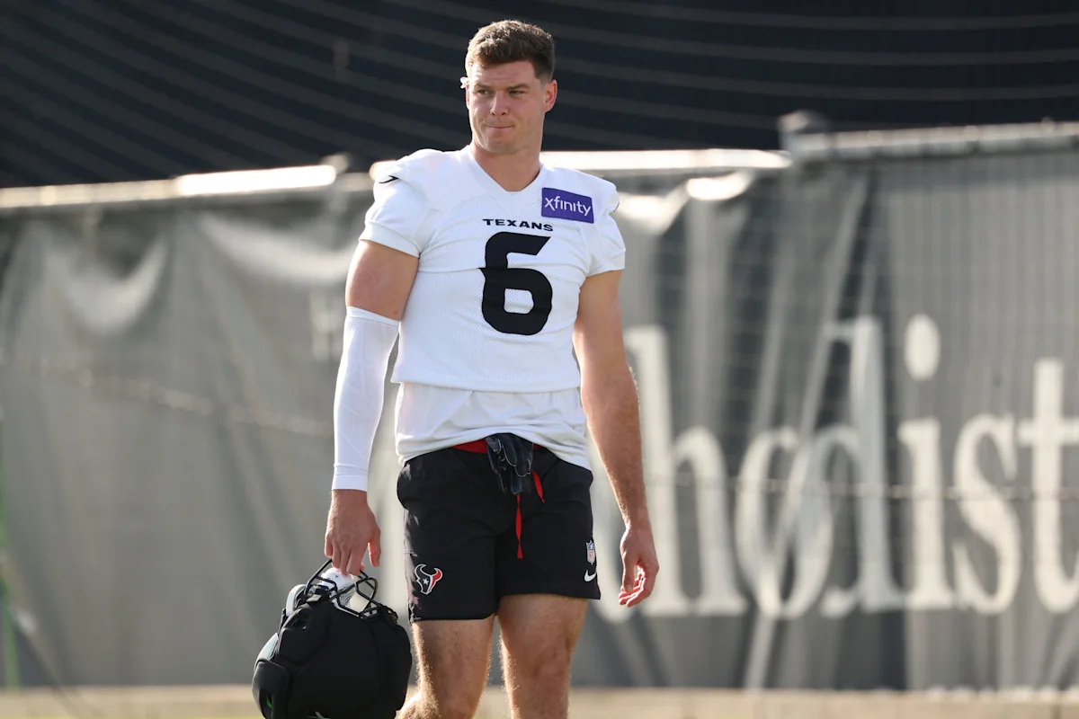 Texans' Reed Blankenship Impressing Teammates with Skillset