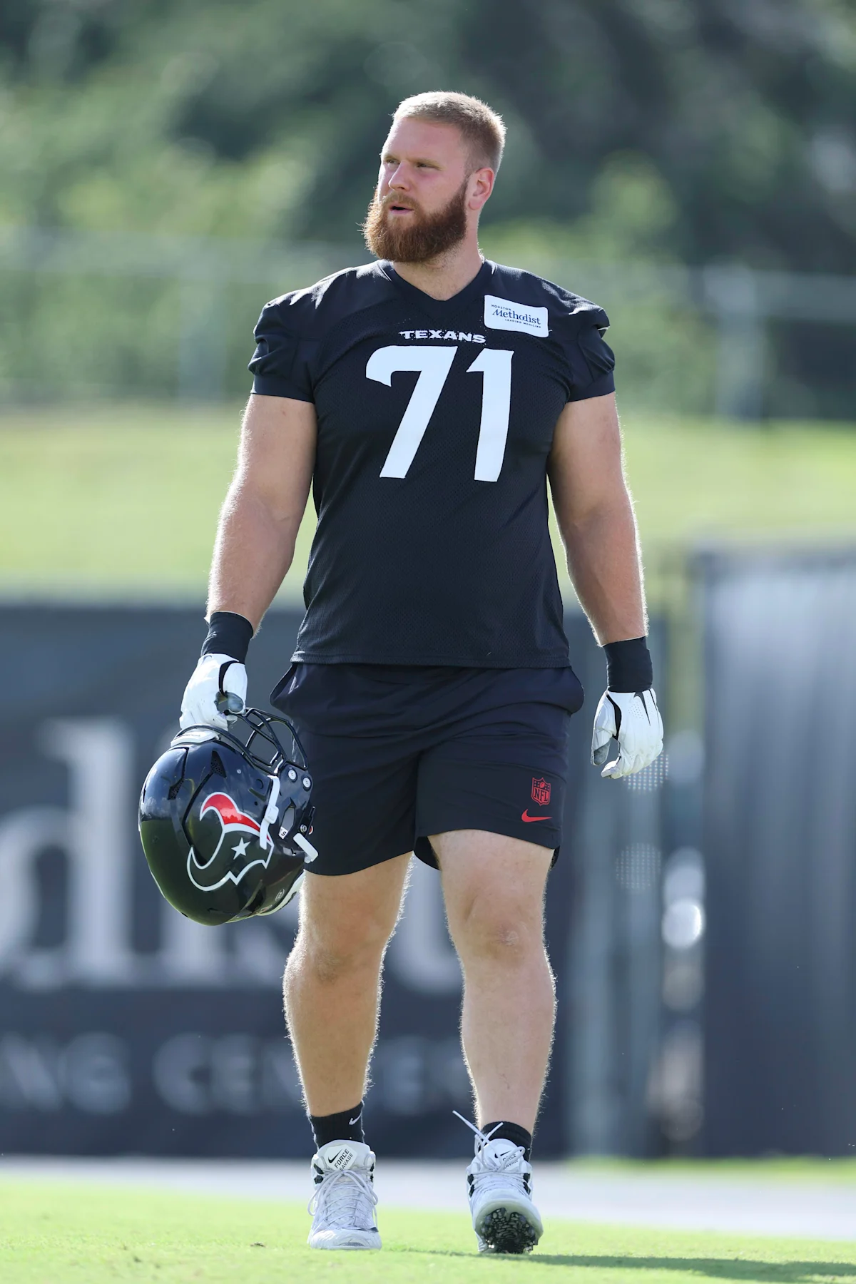 Texans Right Tackle Avoids Serious Injury