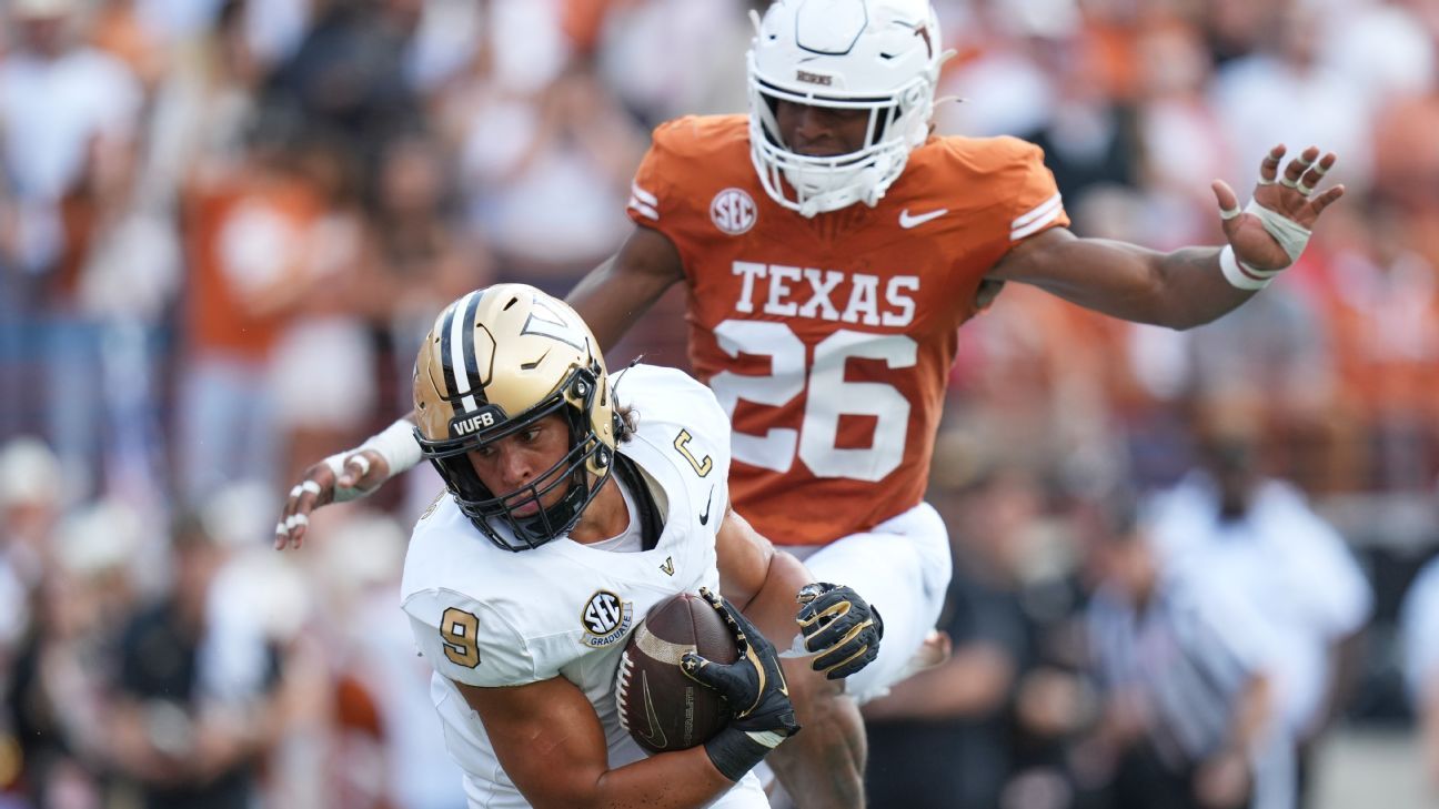 Texas Dismisses Linebacker Ty'Anthony Smith