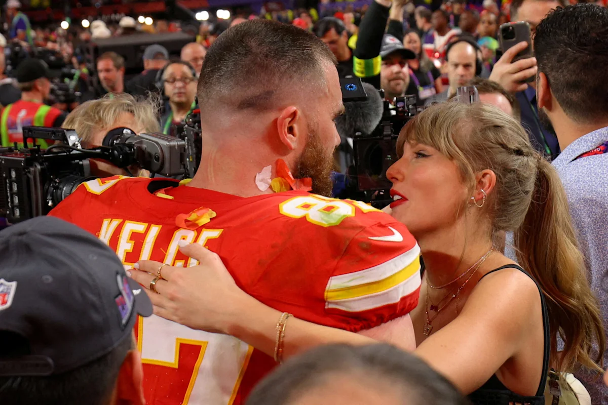 Travis Kelce Surpasses Jason Witten in Receiving Yards
