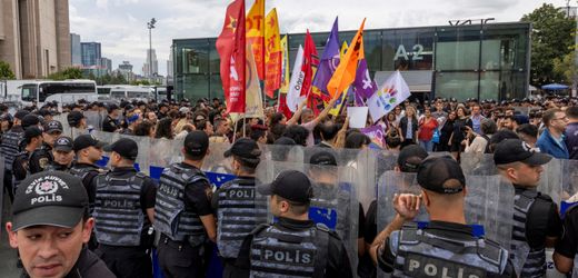 Türkei erhöht den Druck auf die LGBTQ-Szene durch Razzien und Festnahmen