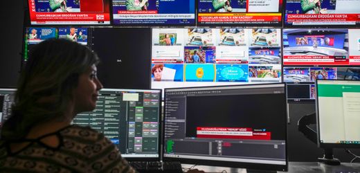 Türkische Polizei stürmt oppositionsnahen Fernsehsender Halk TV und übernimmt Kontrolle