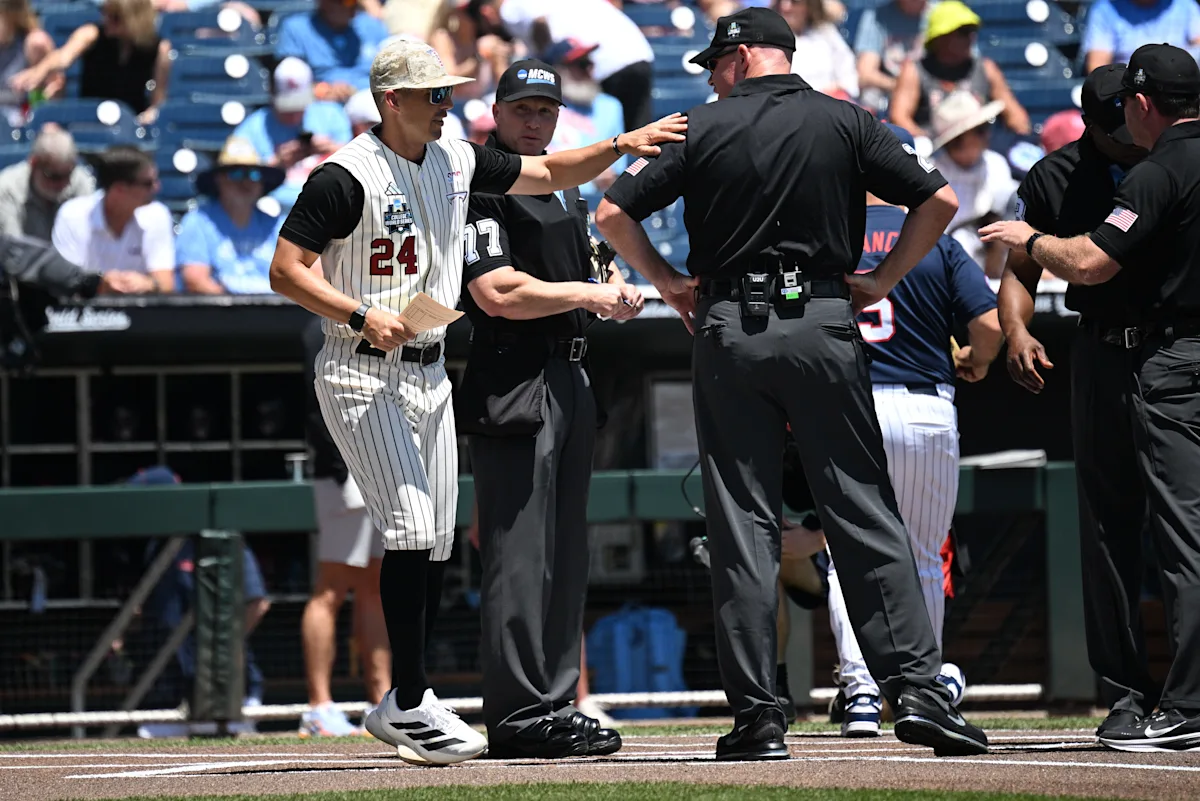 El equipo de béisbol de Troy avanza a la siguiente ronda de la College World Series