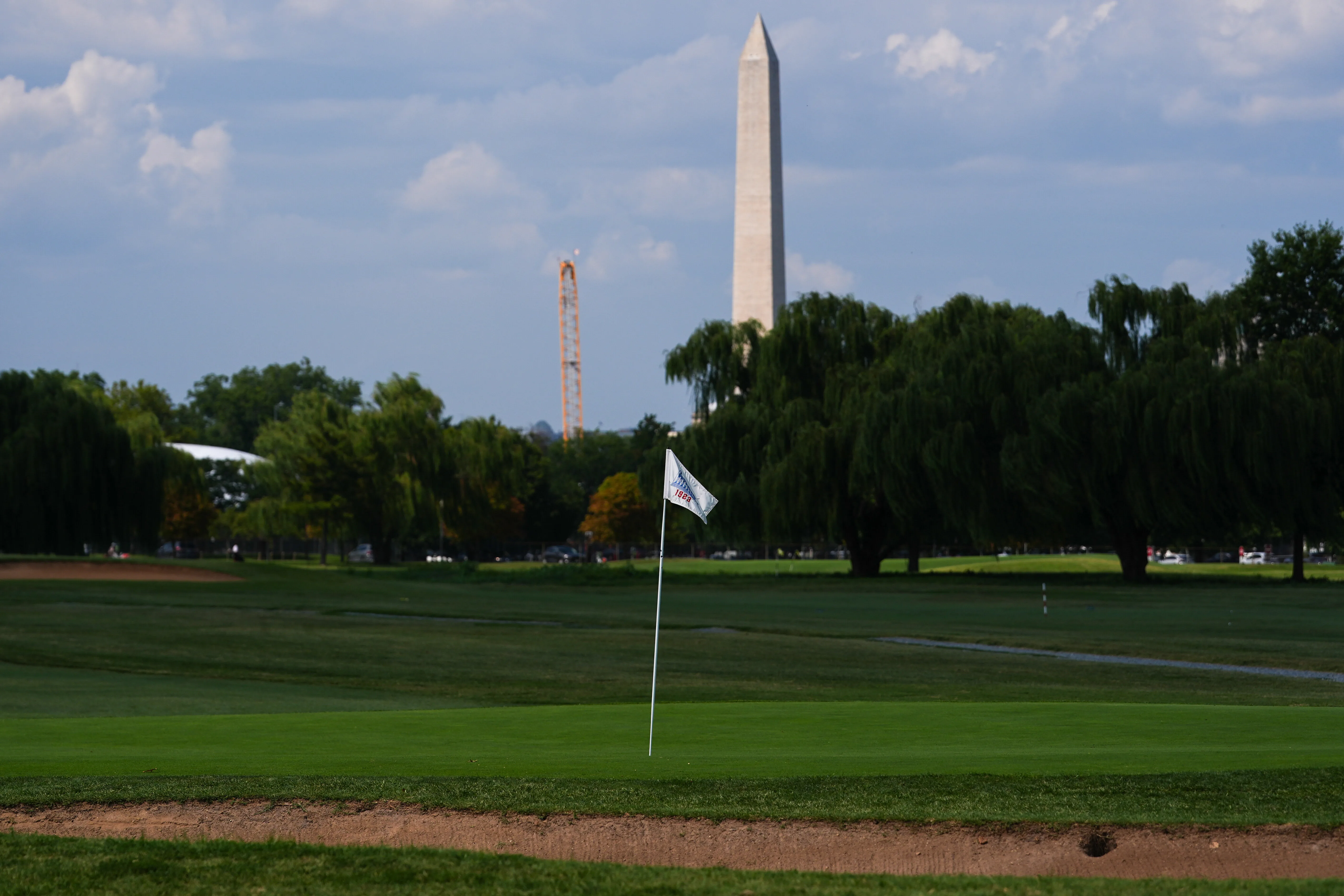 La Administración Trump Adjudica Contratos para la Renovación del Campo de Golf East Potomac