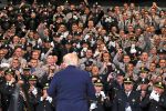 Trump beansprucht Rückgang der Gewaltkriminalität als politischen Erfolg
