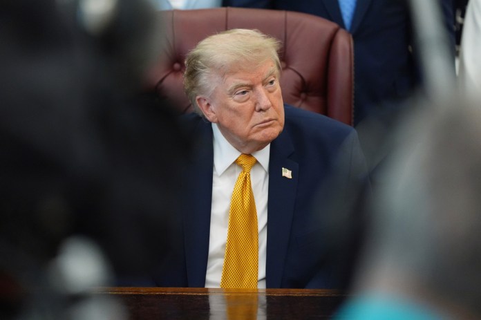 Trump kritisiert Ölkonzern-Gewinne inmitten iranischer Spannungen