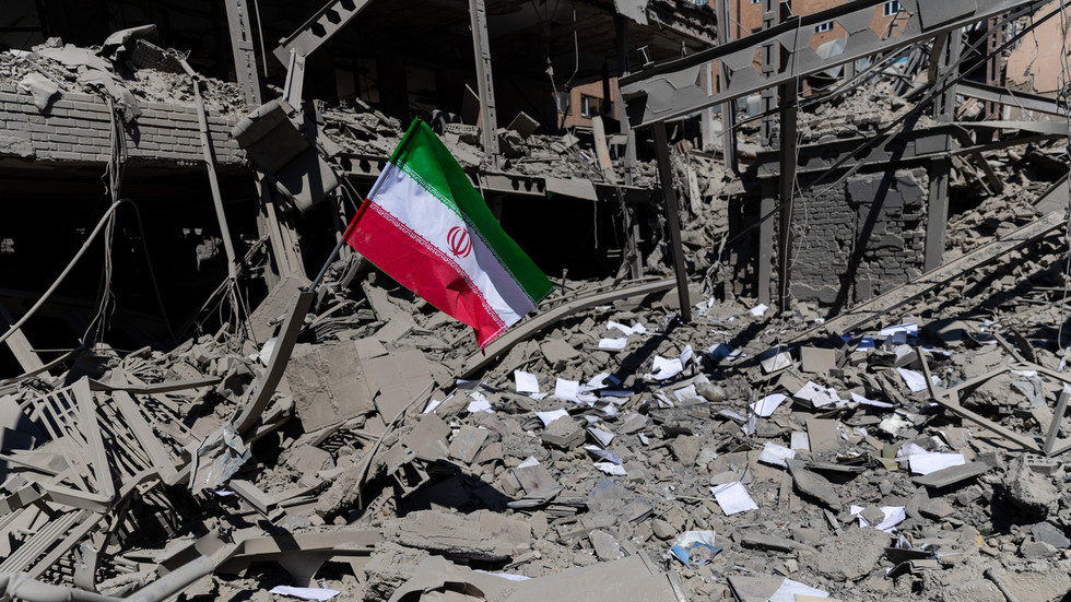 Trump Fordert Entschädigung von Iran inmitten schwindender militärischer Optionen