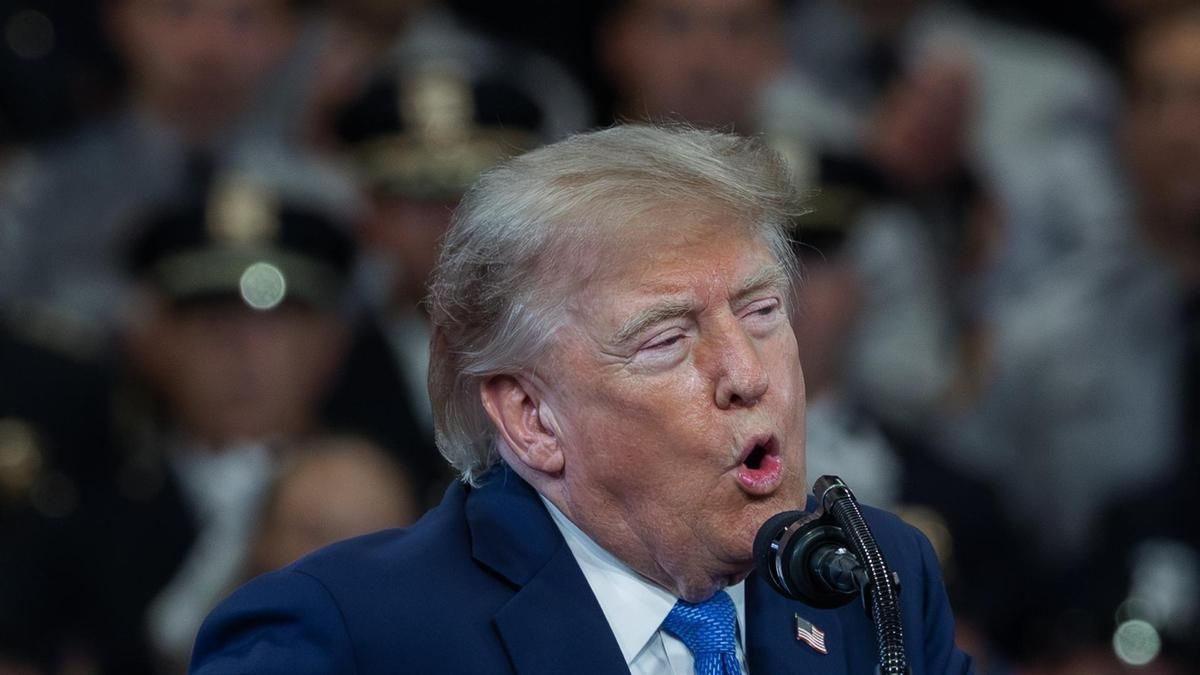 Trump insulta a periodista de CNN en acto público