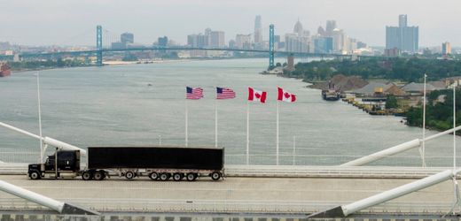 Trump kündigt neue Zölle auf kanadische Fahrzeuge an