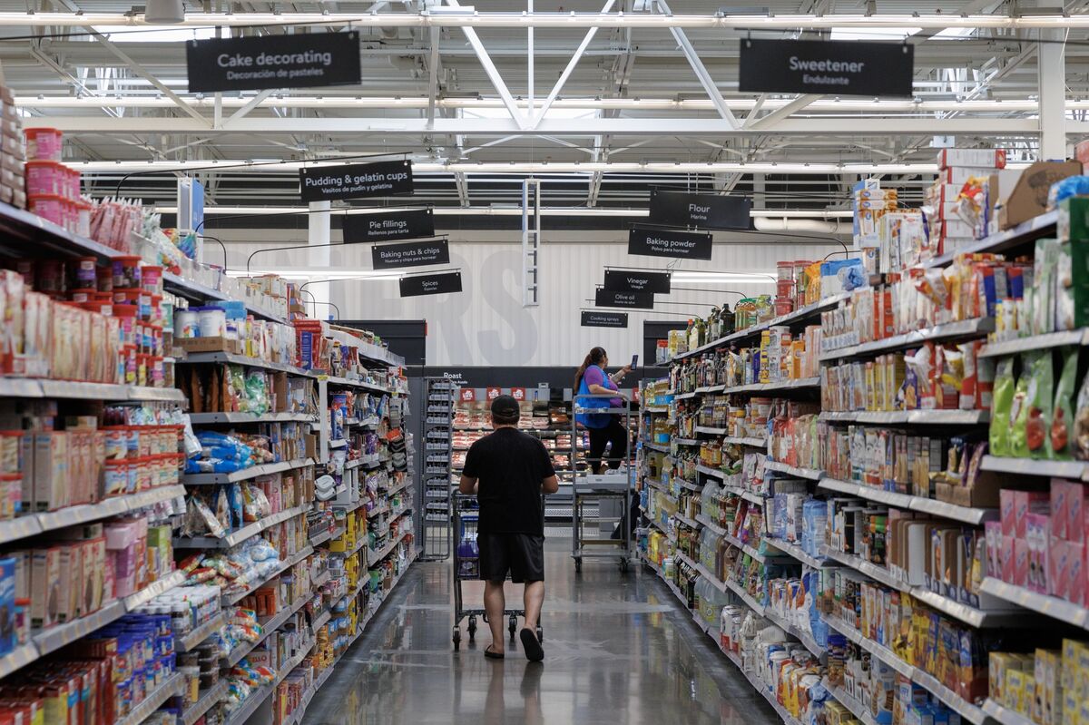 Trump Praises Walmart Price Cuts