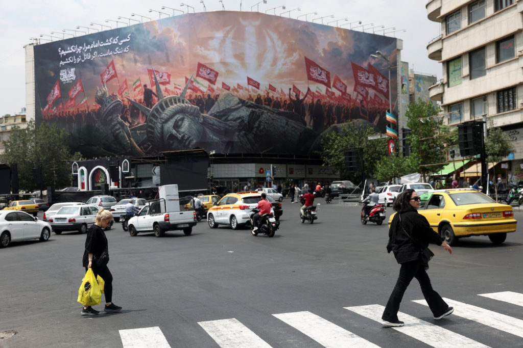 Trump Says Iran Talks Have ‘Last Chance’ Amid Paused Military Action
