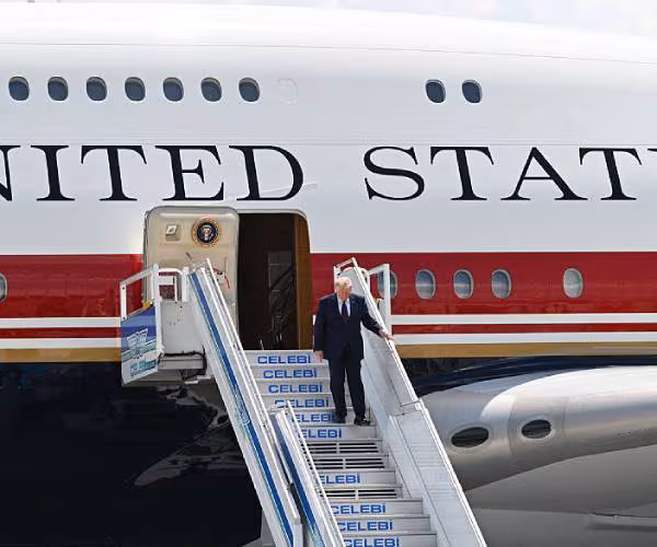 Trump Secretly Flew to Alternate Plane in Turkey Amid Iran Threat