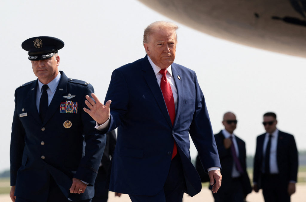 Trump wird an der feierlichen Übergabe der Überreste von vier US-Soldaten teilnehmen