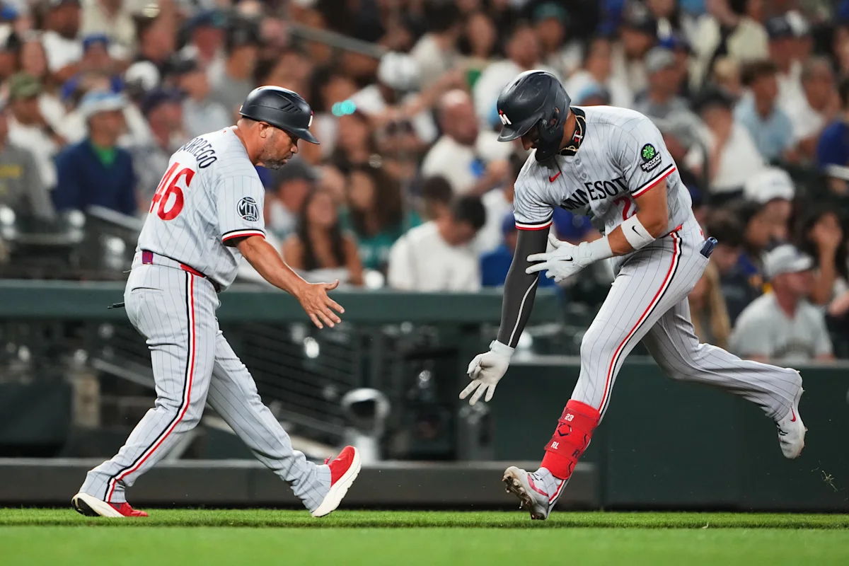 Twins Beat Mariners in Late Rally