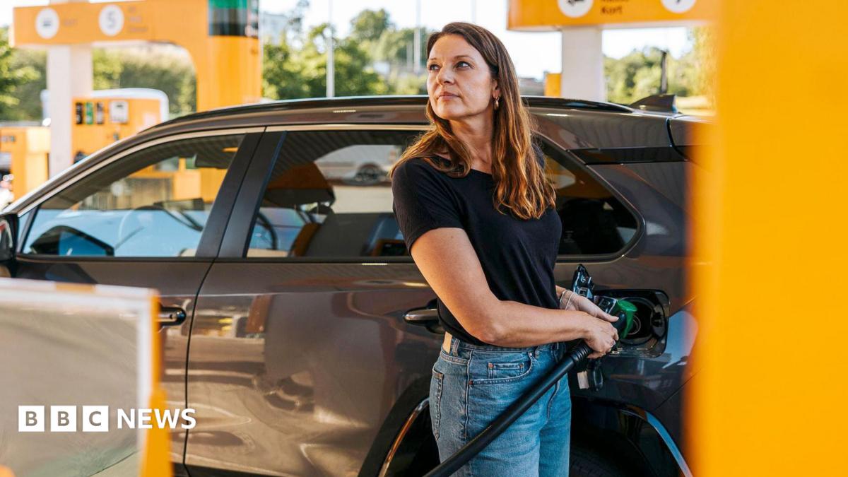 UK Petrol Prices Reach Highest Level Since Iran War Began