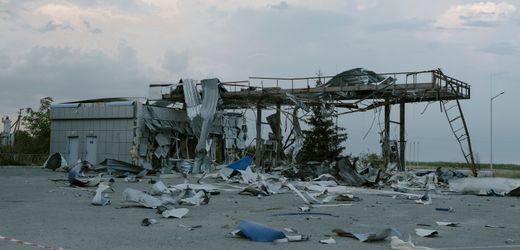 Ukraine: Drohnenangriffe auf Tankstellen und Raketenfabrik angegriffen