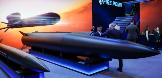 Ukraine entwickelt Raketen mit großer Reichweite, während Kiew ballistischen Angriffen ausgesetzt ist