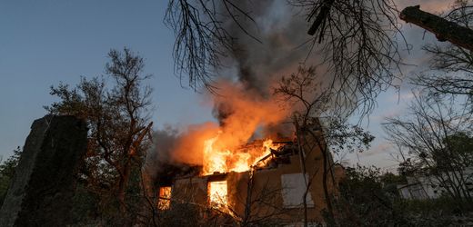 Ukraine-Krieg: Russische Angriffe auf Städte fordern Tote und Verletzte, während ukrainische Truppen im Donbass vorrücken