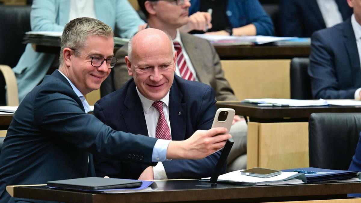 Umfrage vor Berlin-Wahl: CDU und Linke an der Spitze