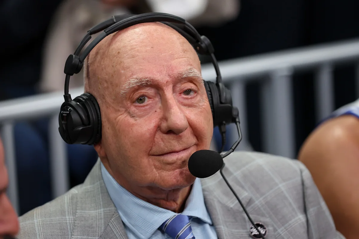 UNC Basketball spielt gegen West Virginia im Dick Vitale Invitational