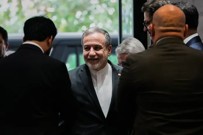 US and Iran to Discuss Strait of Hormuz Following Halt in Strikes