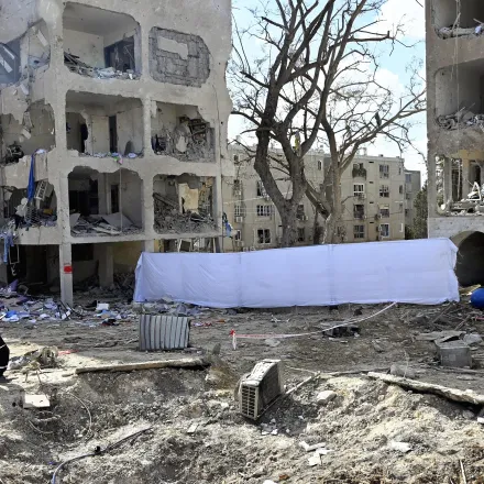 US-Iran Ceasefire Collapses as Strikes Escalate