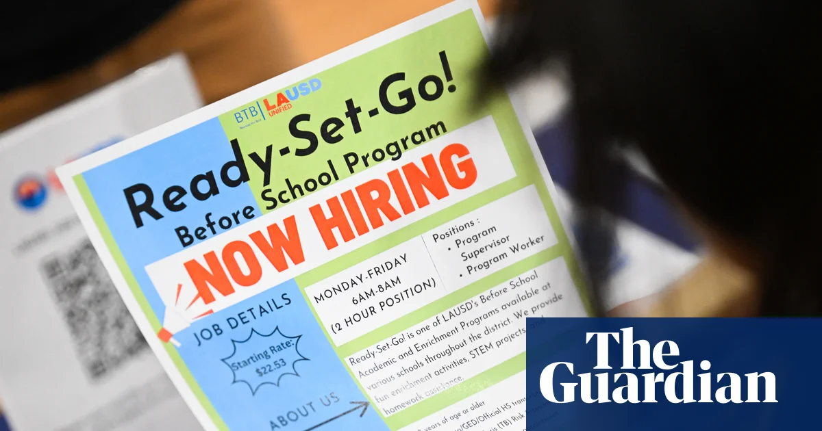 US Job Growth Exceeds Expectations in August, Unemployment Holds at 4.1%