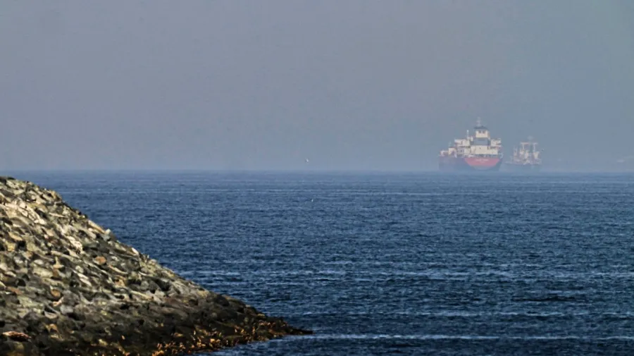 US Military Shoots Down Four Iranian Drones Near Strait of Hormuz