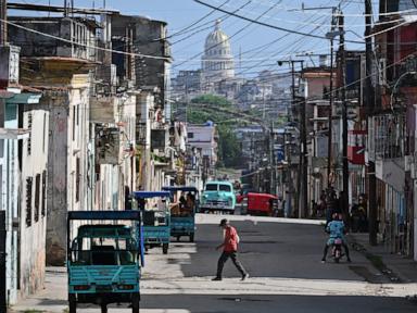 U.S. Southern Command Commander Meets with Cuban Military Officials Near Guantanamo Bay
