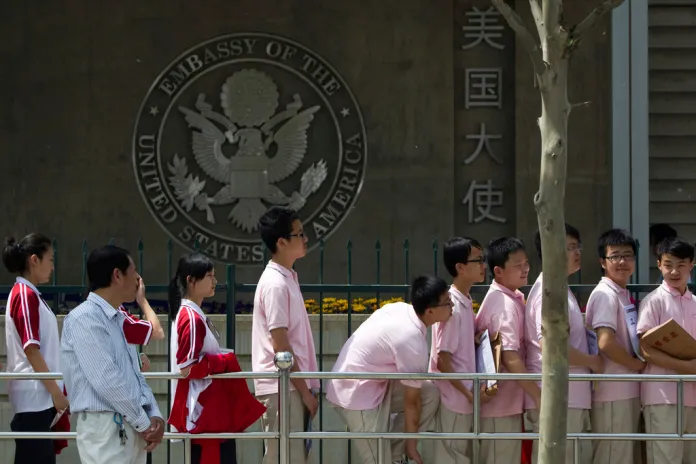 美国将限制国际学生签证有效期至四年