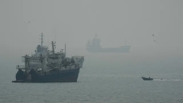USA greifen iranische Tanker an, Iran feuert Raketen auf Jordanien ab