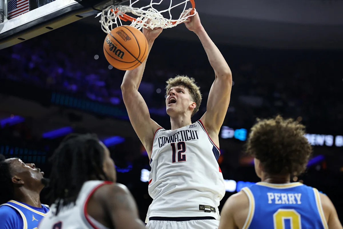 USC Basketballs Eric Reibe Unterzieht Sich Fußoperation