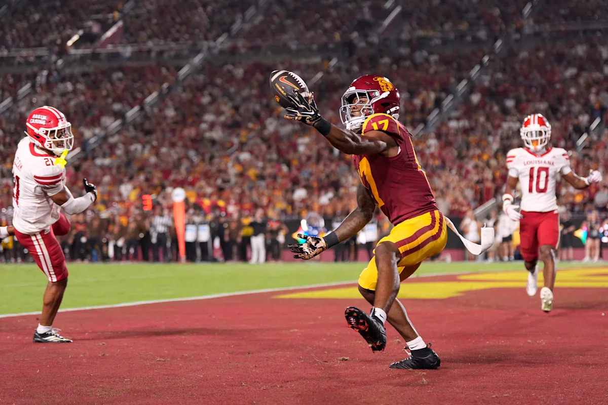 USC Defeats Louisiana 49-30, Led by Maiava's Five TDs