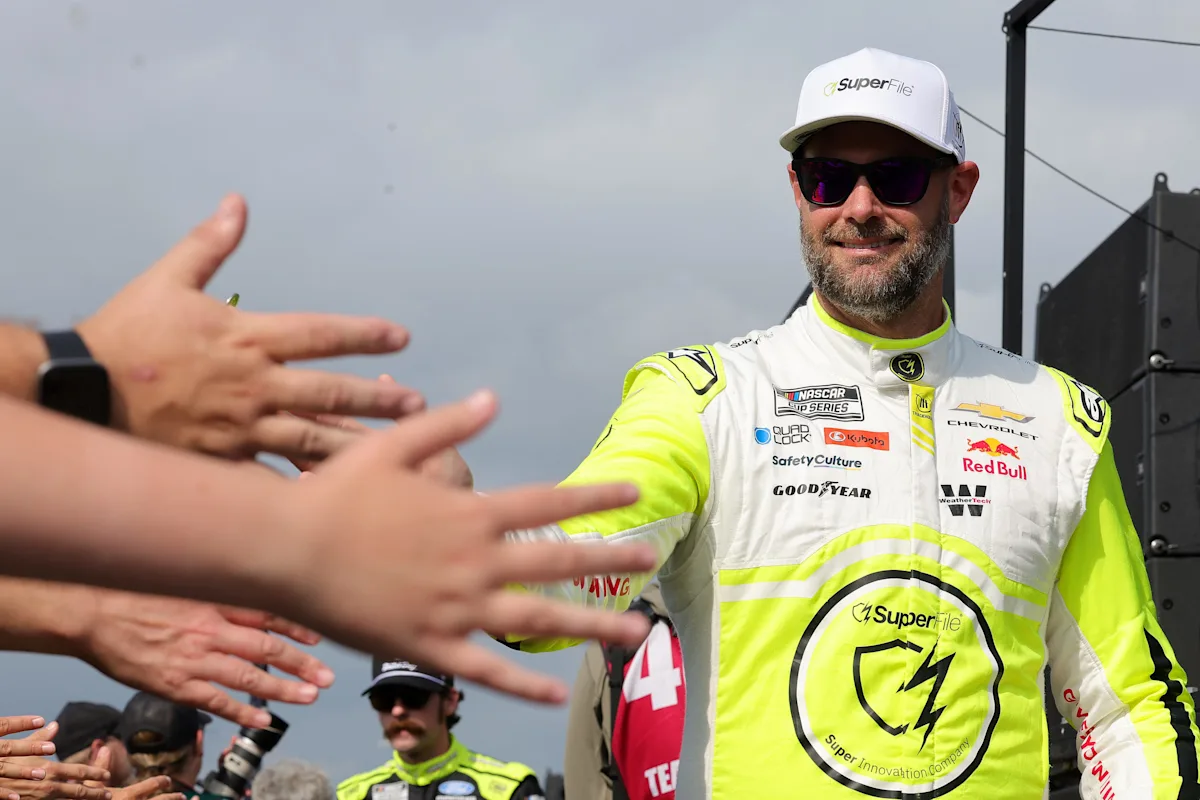 Van Gisbergen Busca un Lugar en la Chase en Indianápolis