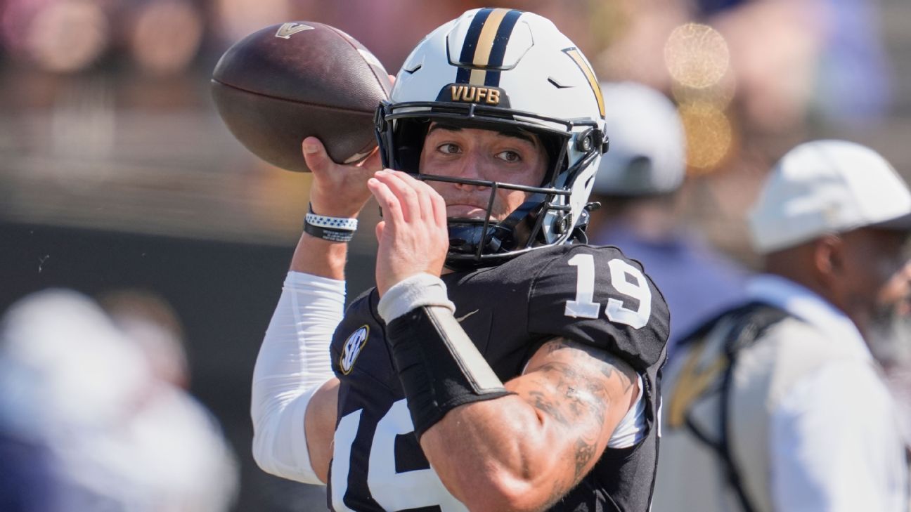 Vanderbilt to Start Berlowitz at Quarterback, Curtis to See Play