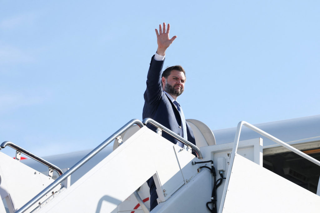 Vice President Vance Campaigns in Iowa as Senate and Gubernatorial Races Tighten