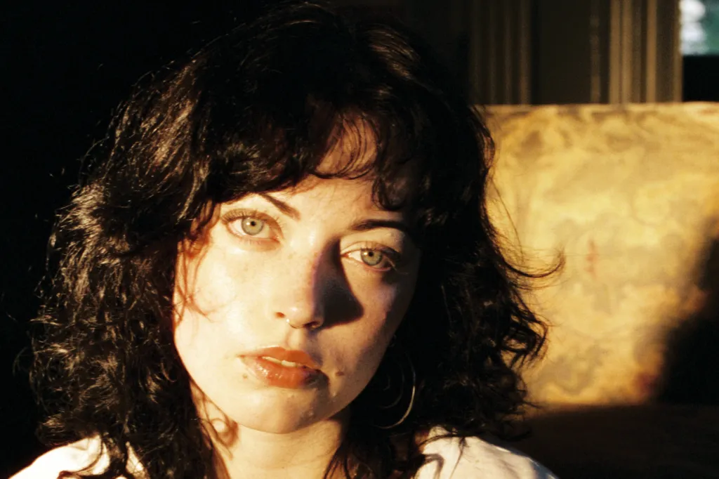 Violet Grohl Covert The Cure für Like a Version