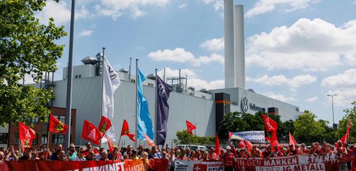 VW-Standorte bangen um Zukunft: Sparkonzept gefährdet bis zu 25.000 Arbeitsplätze in Deutschland